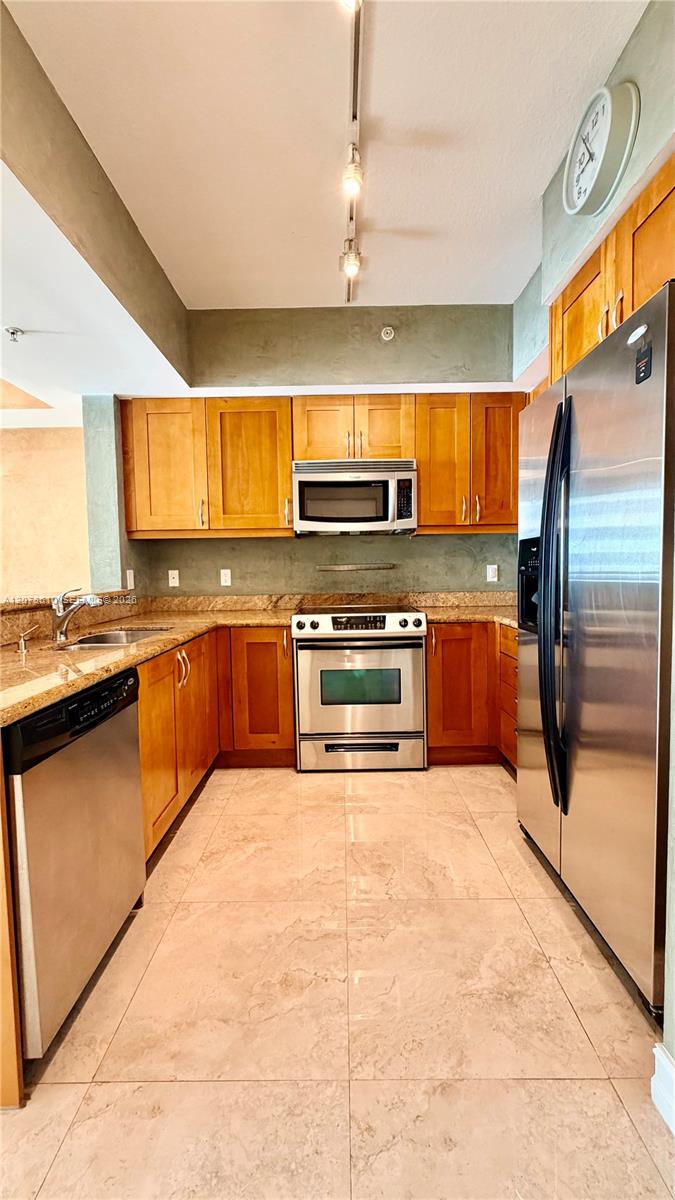 1755 E Hallandale Beach Boulevard 1408e Property Photo 2