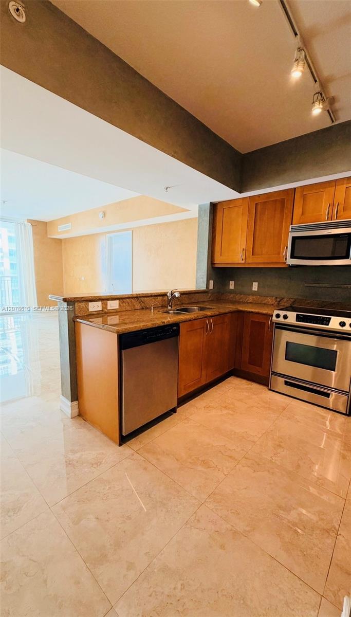 1755 E Hallandale Beach Boulevard 1408e Property Photo 3