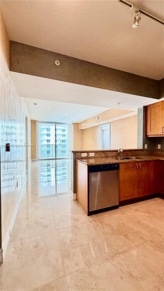 1755 E Hallandale Beach Boulevard 1408e Property Photo 5