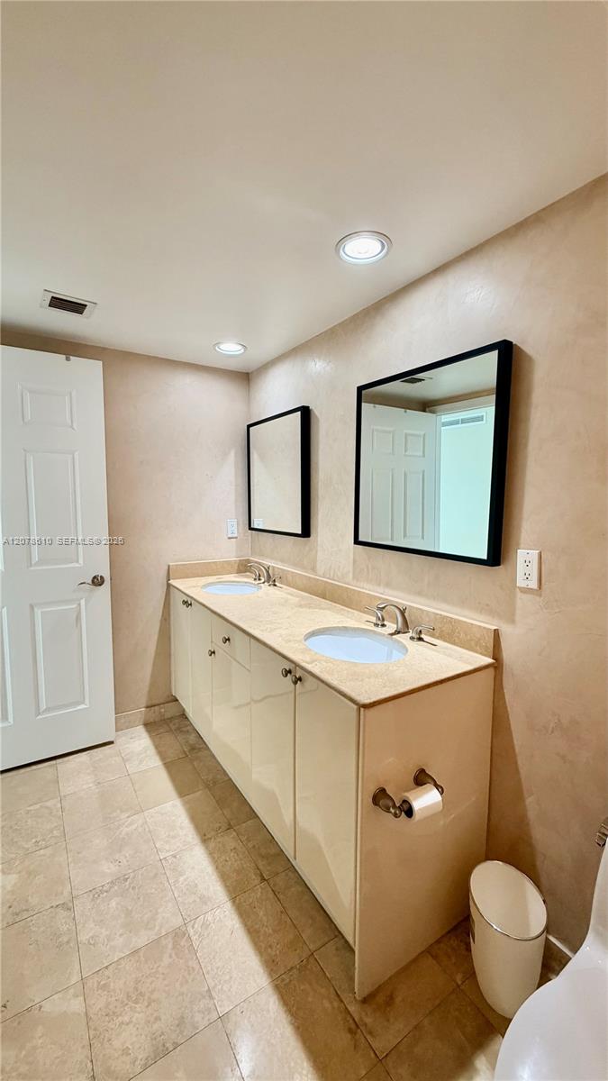 1755 E Hallandale Beach Boulevard 1408e Property Photo 16