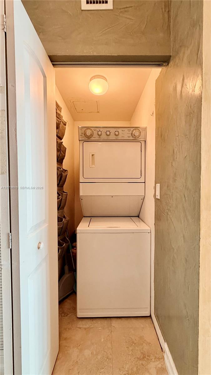 1755 E Hallandale Beach Boulevard 1408e Property Photo 17