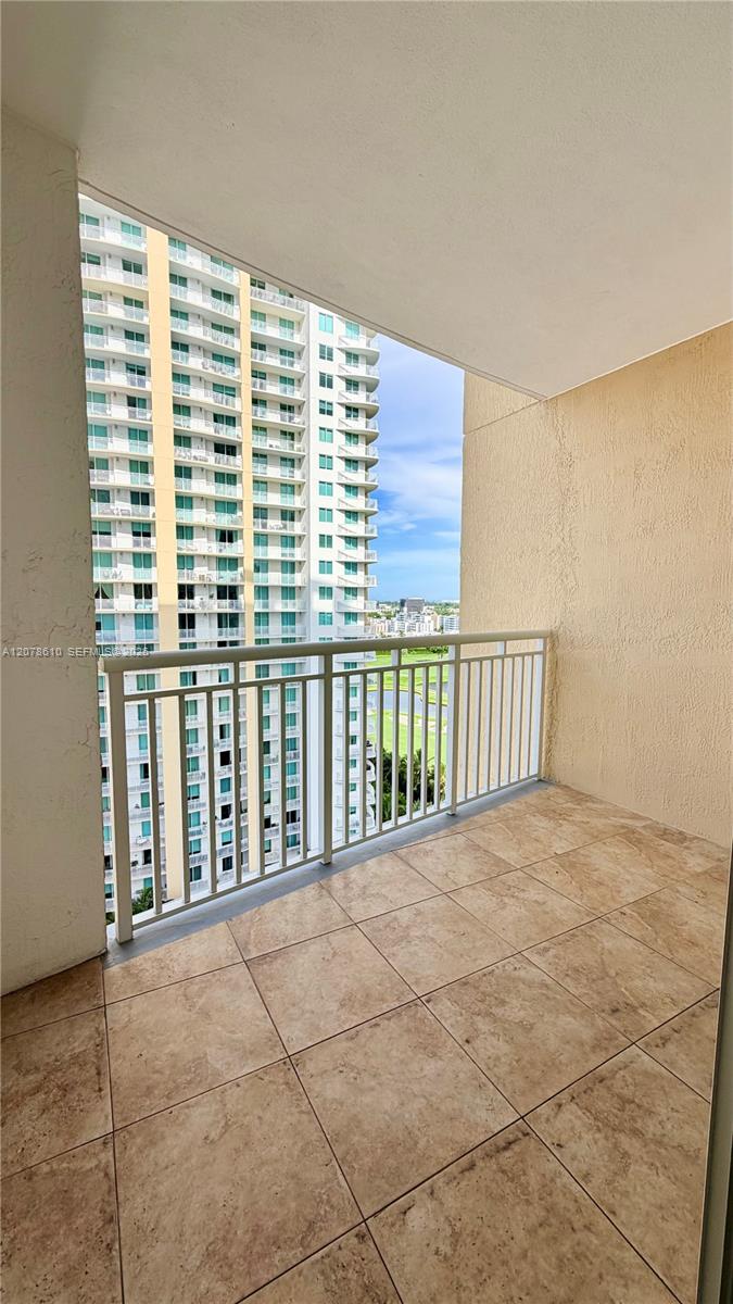 1755 E Hallandale Beach Boulevard 1408e Property Photo 18