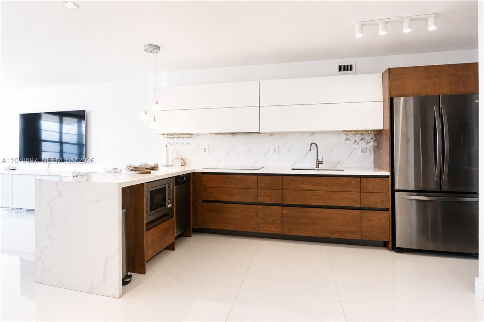 100 Lincoln Road 1223 Property Photo 16