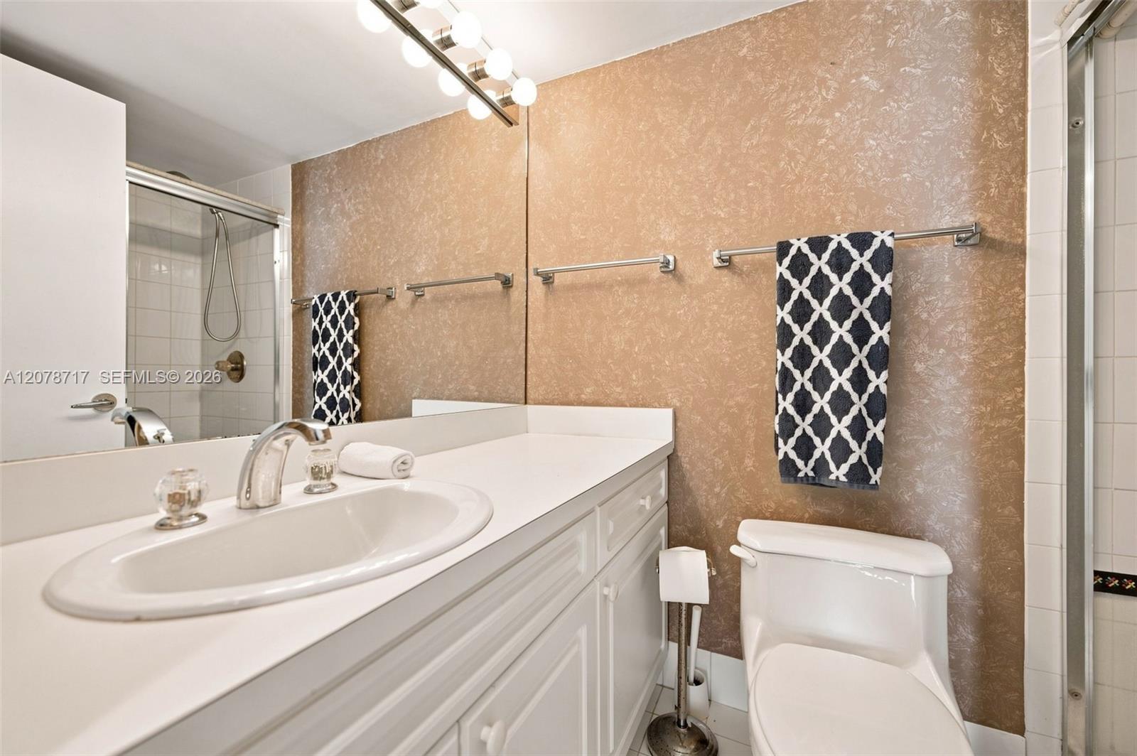 5900 Collins Avenue 1006 Property Photo 13