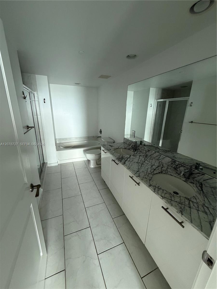 951 Brickell Avenue 3804 Property Photo 6
