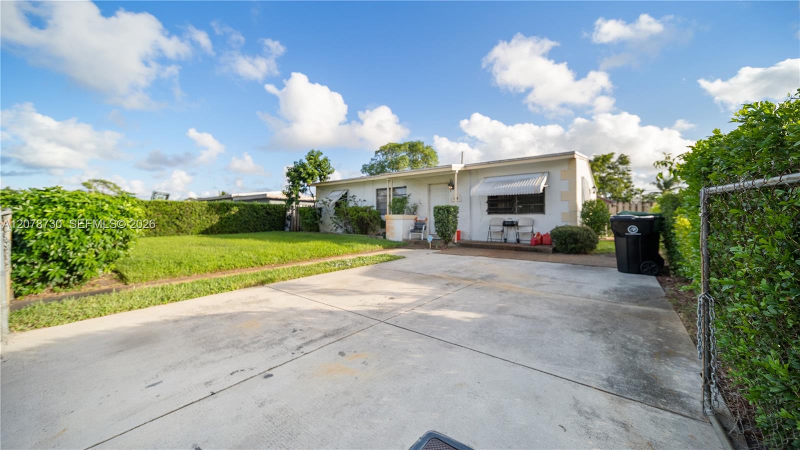 1038 Nw 11th Court Property Photo 4