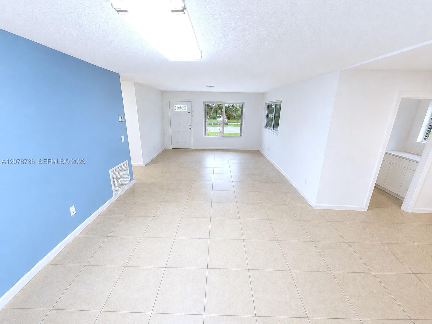 4940 Sw 25th Avenue Property Photo 2