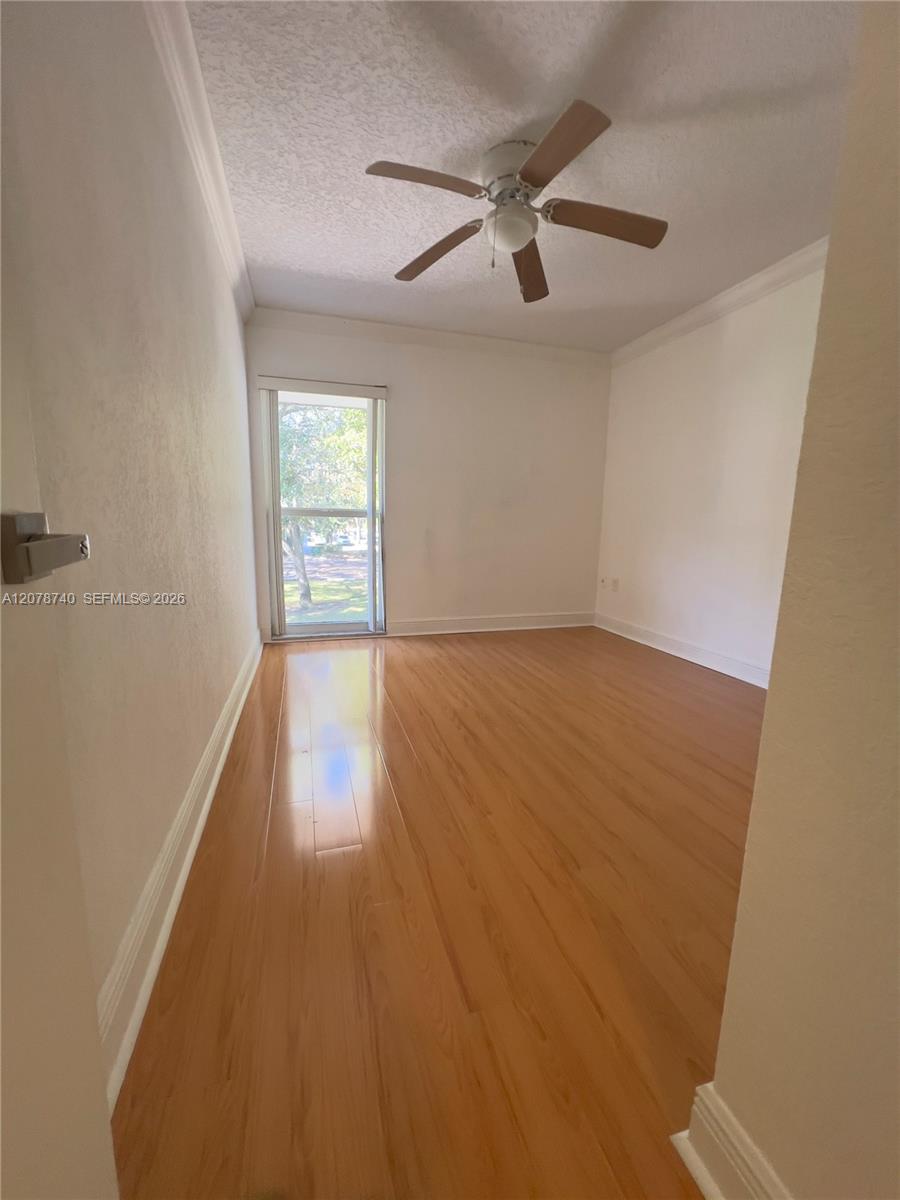 3302 Farragut Street 5f Property Photo 6