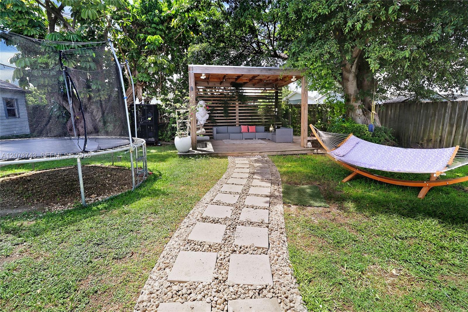 14940 Pierce Street Property Photo 18