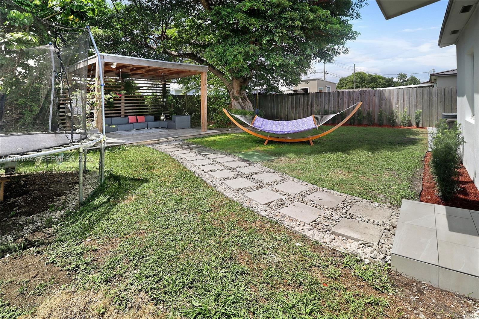 14940 Pierce Street Property Photo 19