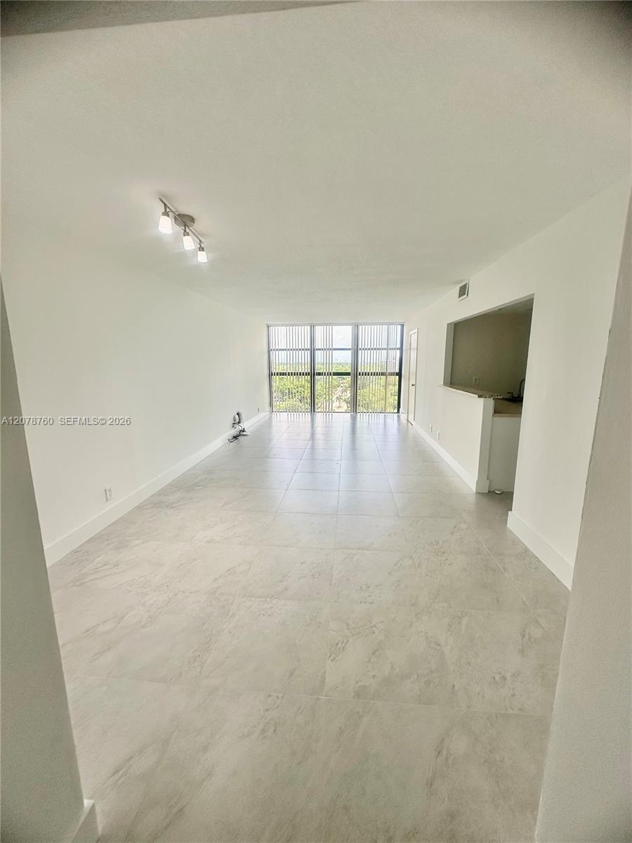 200 Leslie Drive 1023 Property Photo 3