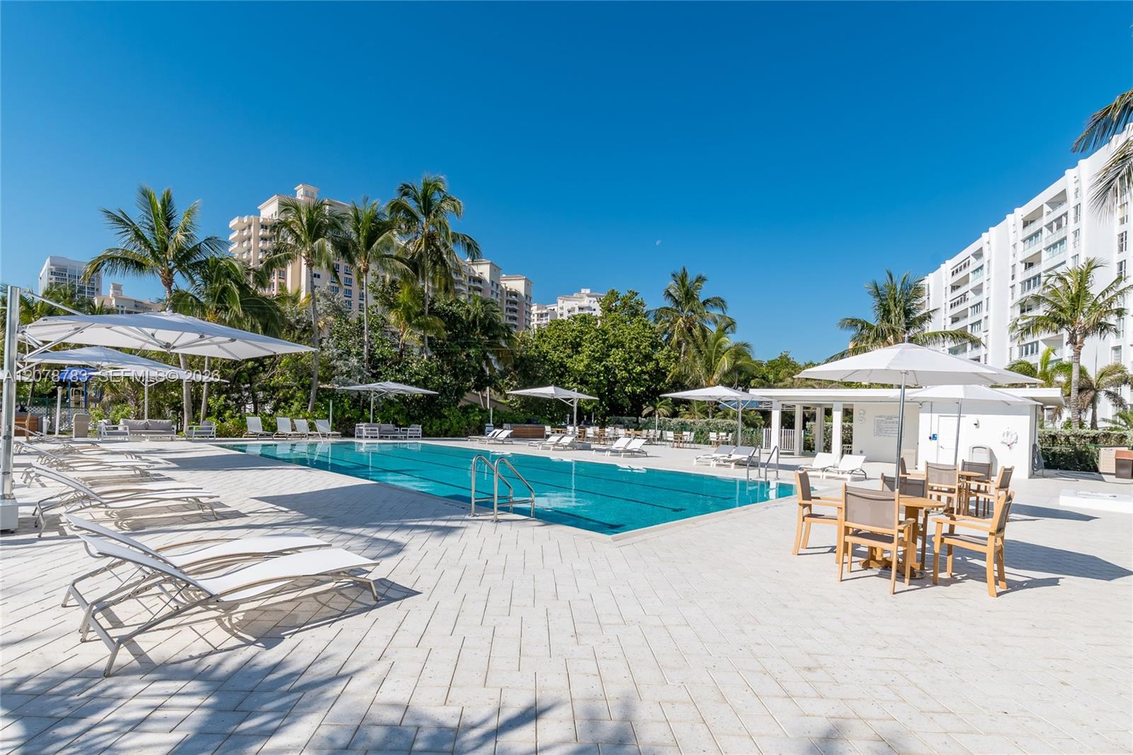 613 Ocean Drive 7c Property Photo 11