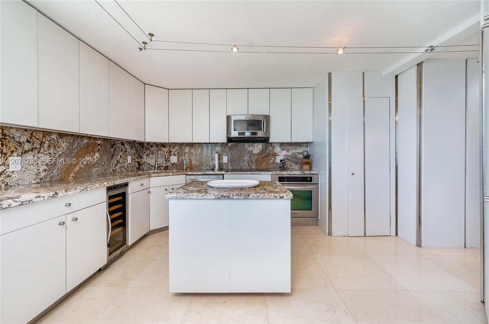 613 Ocean Drive 7c Property Photo 38