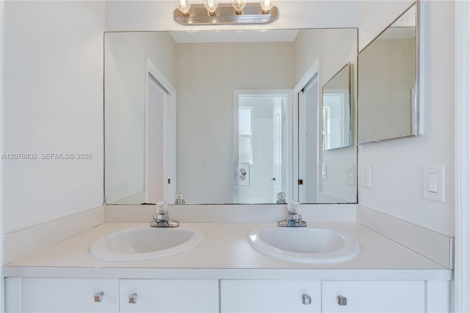 8450 Nw 113th Passage Property Photo 23