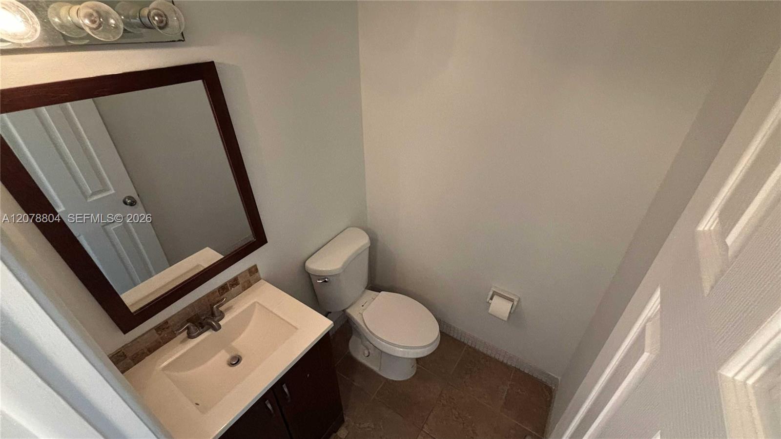 3257 Ne 13th Street 101 Property Photo 7