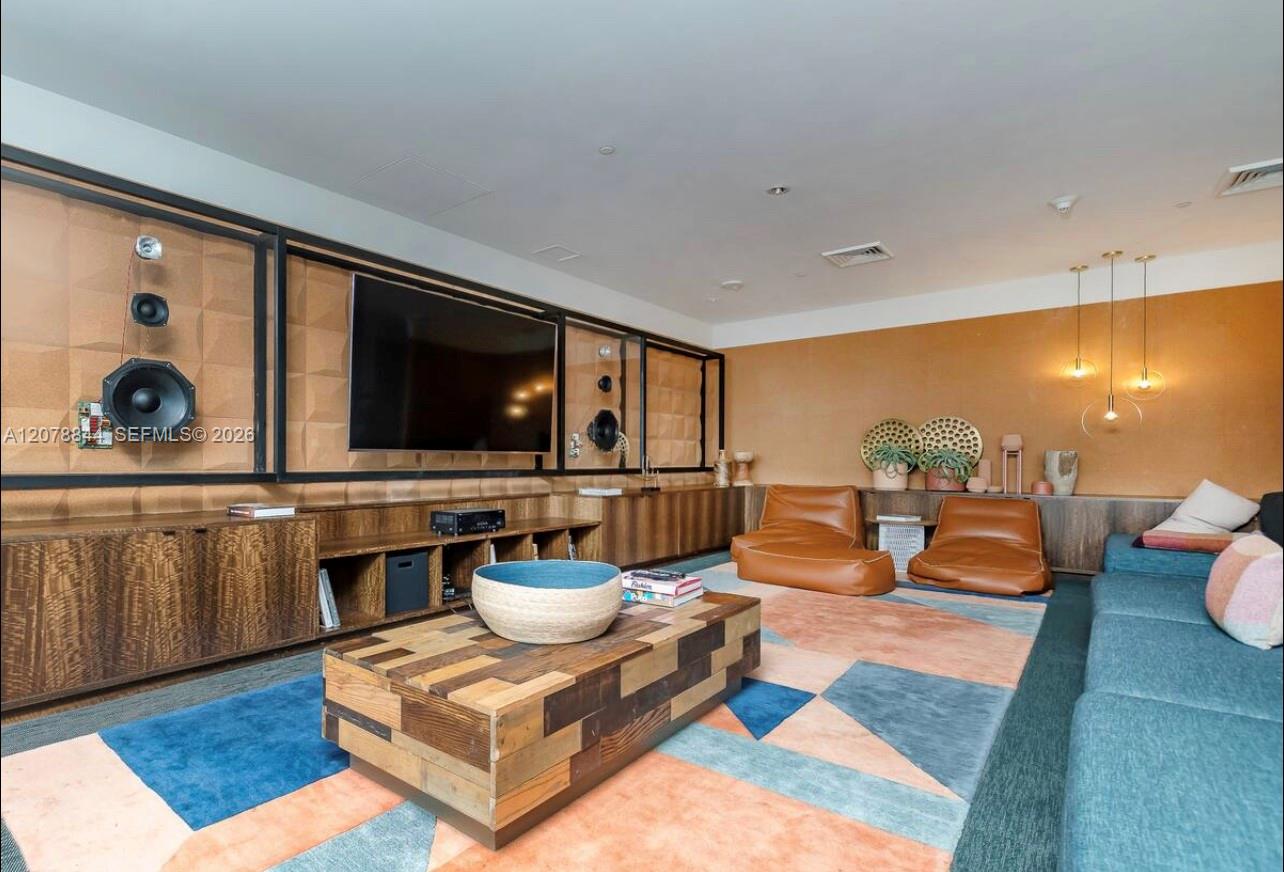 A12078844 Property Photo 18