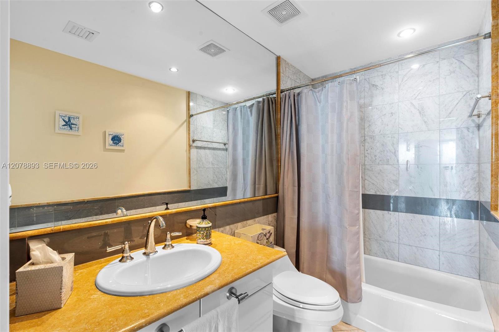 520 West Avenue 1604 Property Photo 23