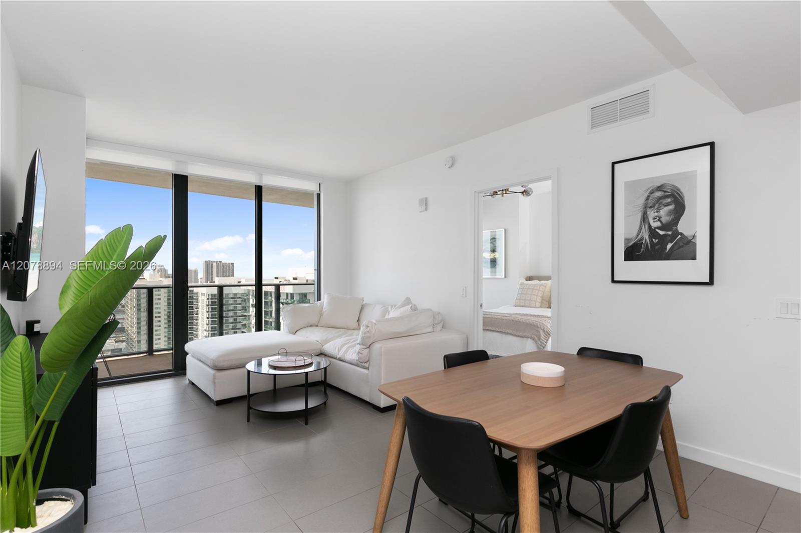 A12078894 Property Photo 3
