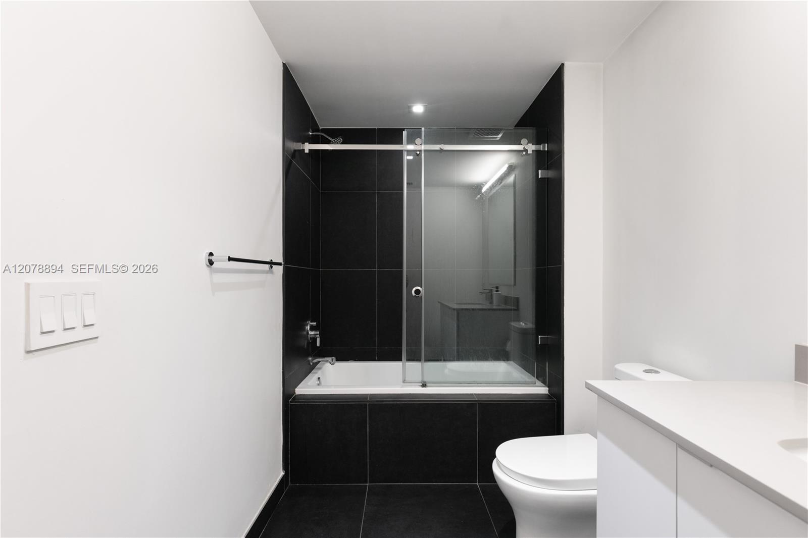 A12078894 Property Photo 12