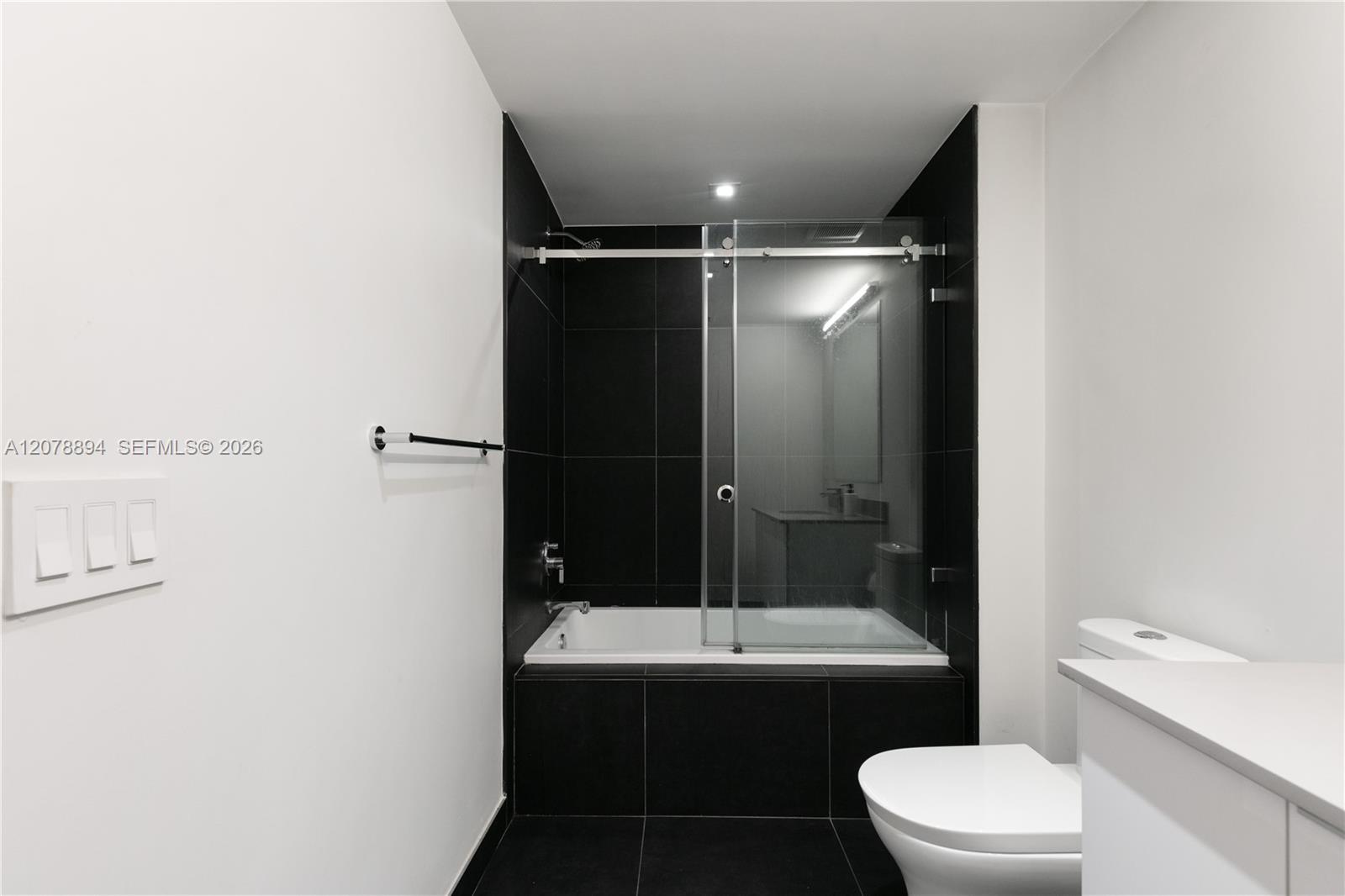 A12078894 Property Photo 14