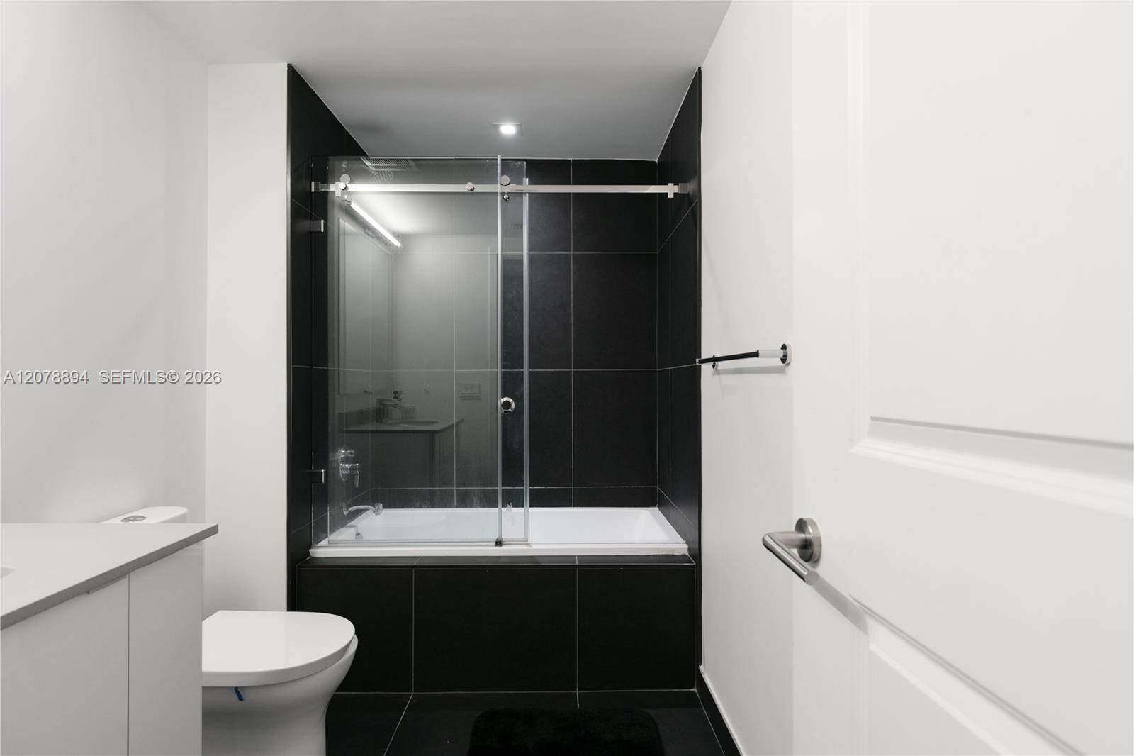 A12078894 Property Photo 19