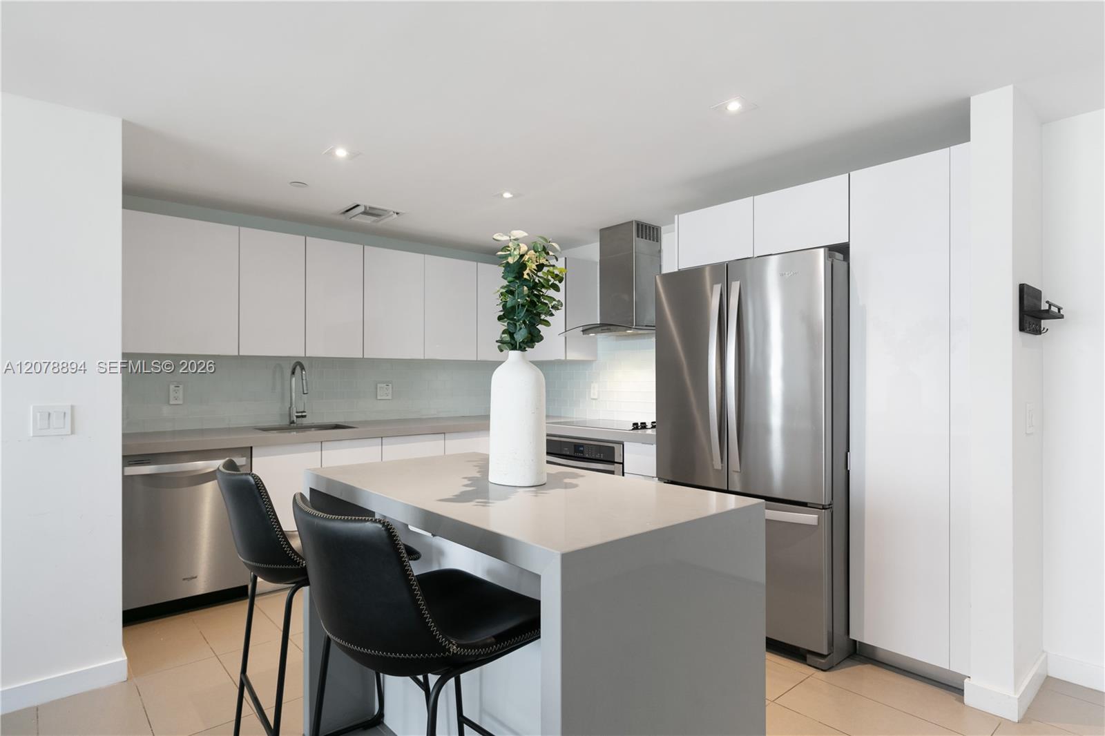 A12078894 Property Photo 23