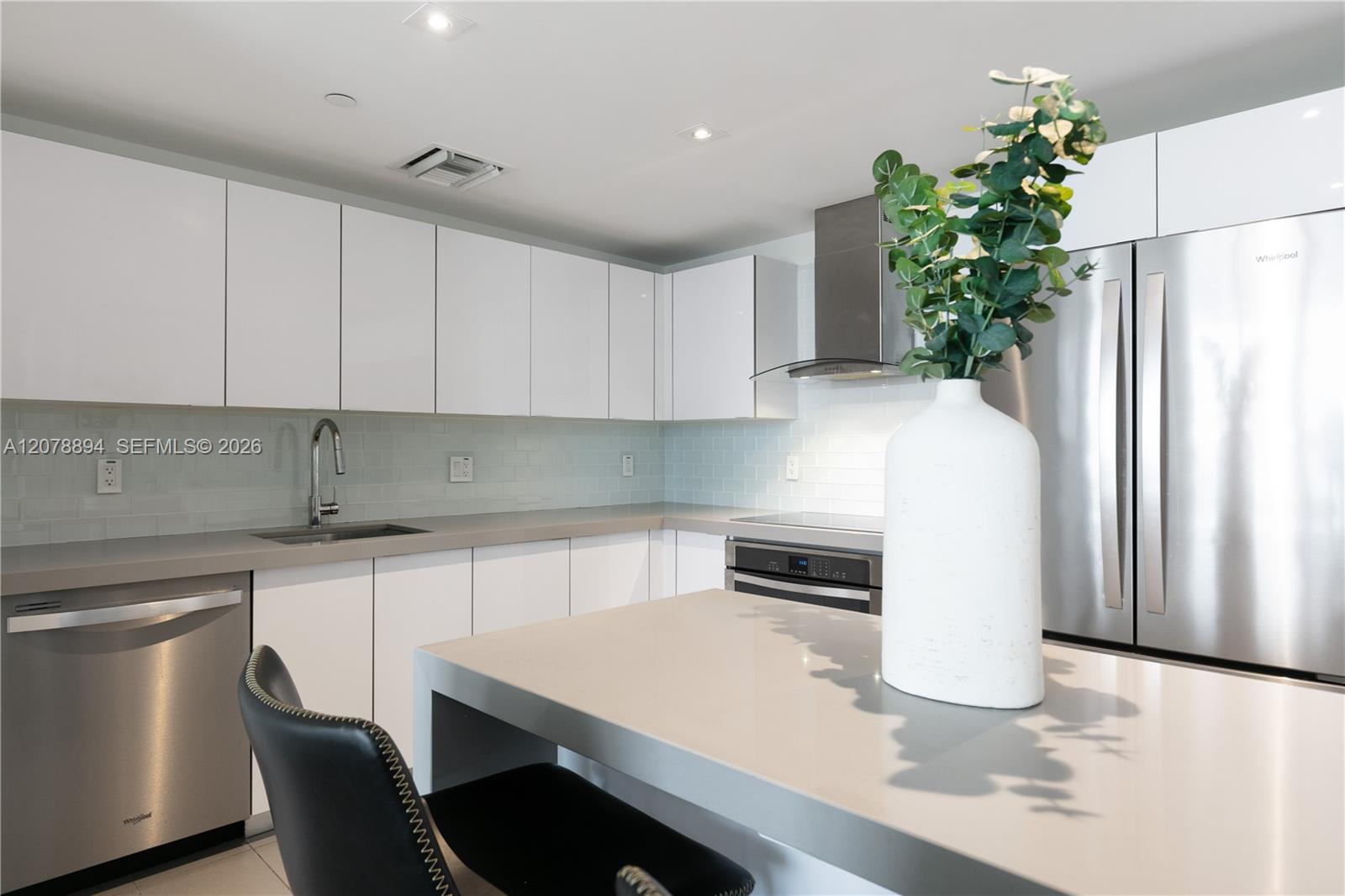 A12078894 Property Photo 24