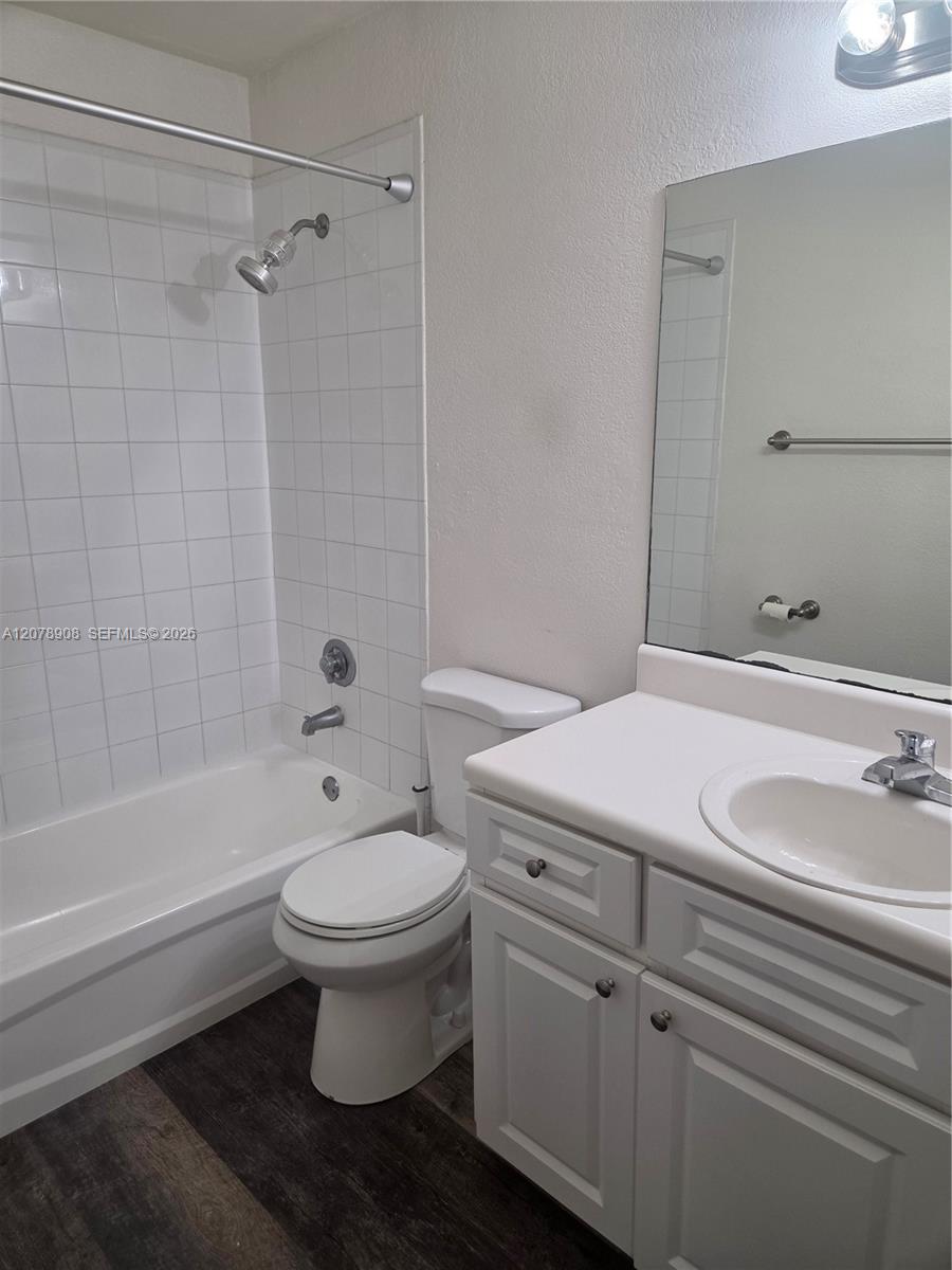 4910 Nw 79th Avenue 201 Property Photo 7