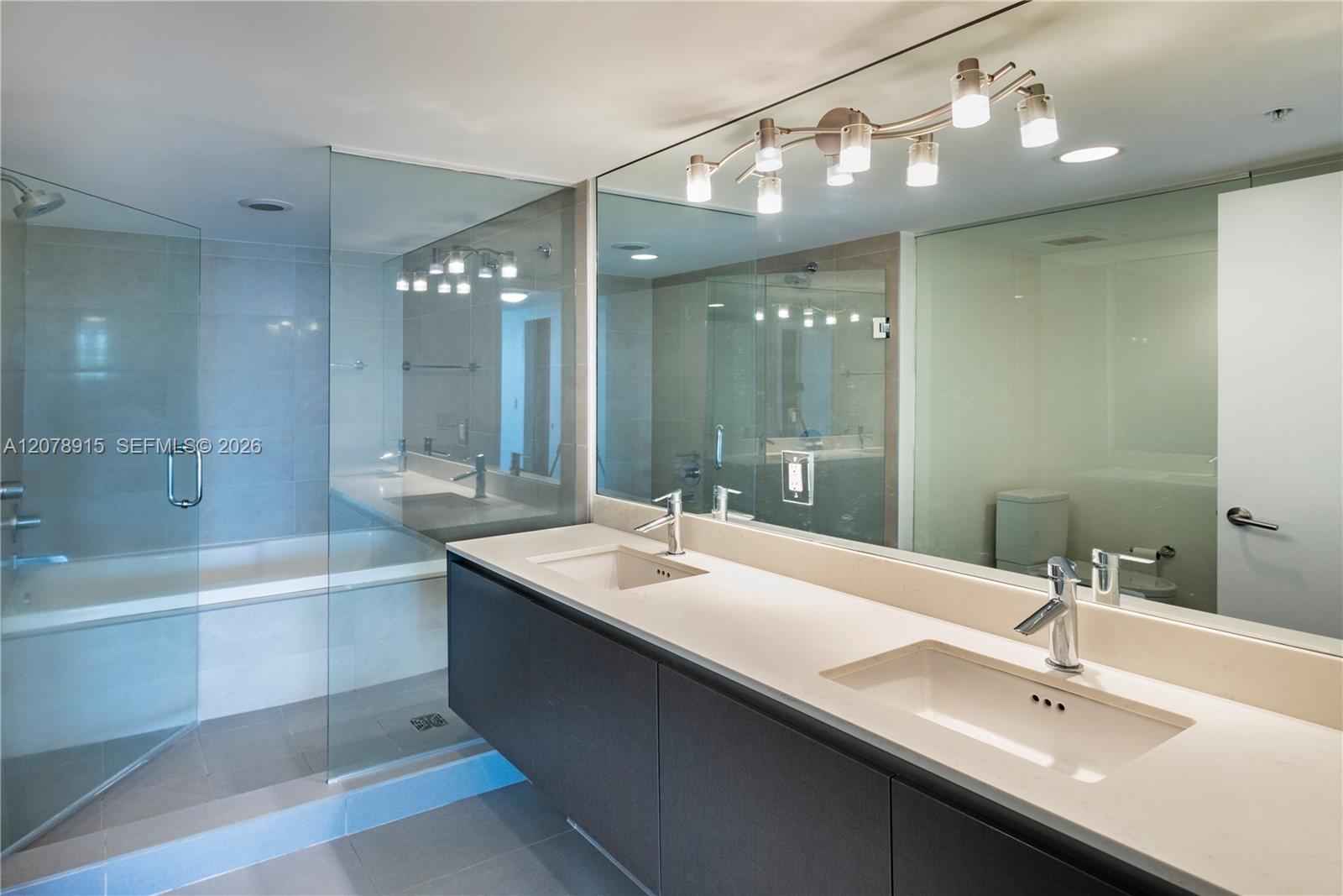A12078915 Property Photo 3