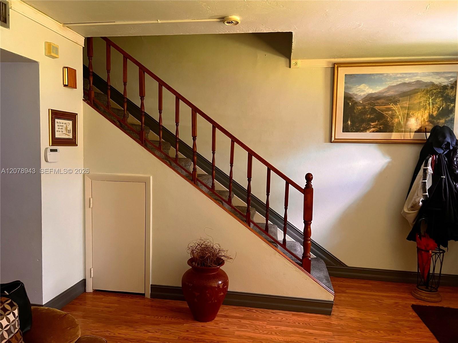A12078943 Property Photo 8
