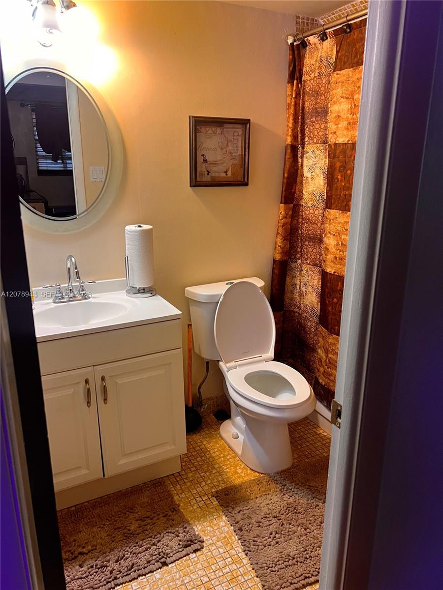 A12078943 Property Photo 9