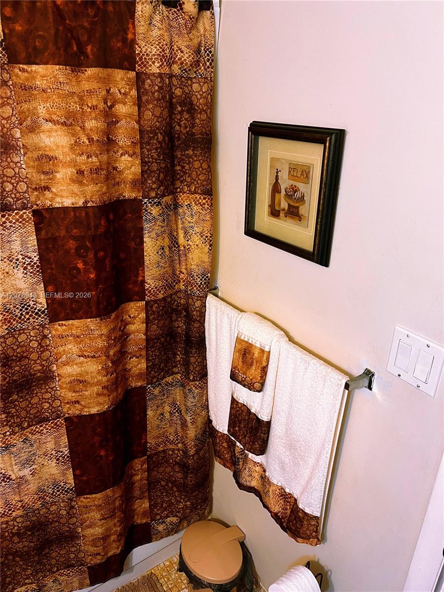 A12078943 Property Photo 11
