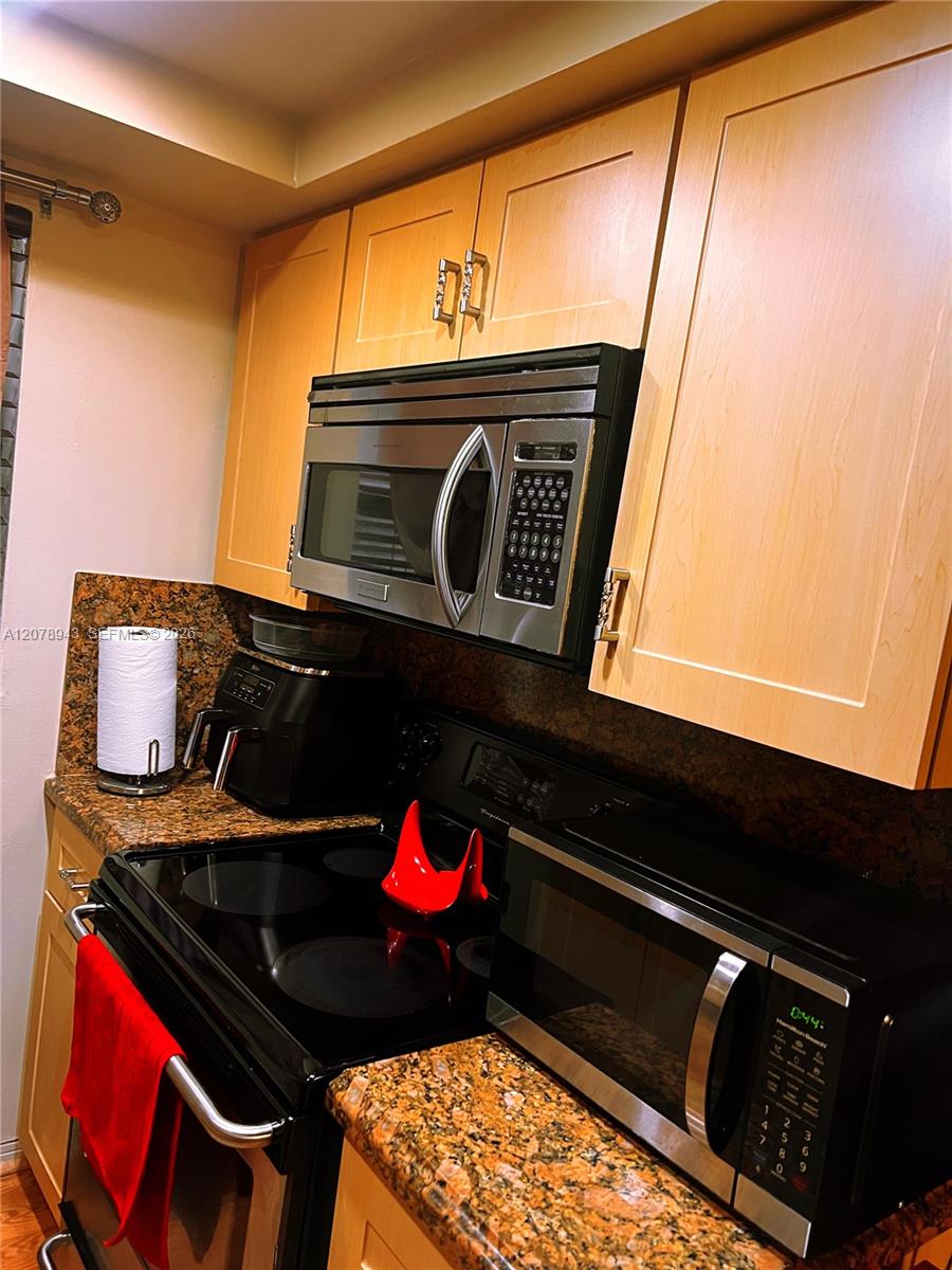 A12078943 Property Photo 13