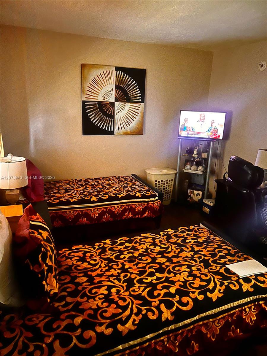 A12078943 Property Photo 26