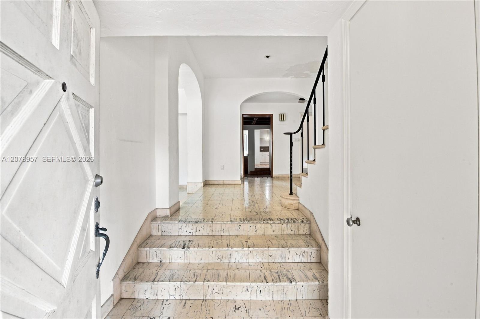 5680 Pine Tree Drive Property Photo 4