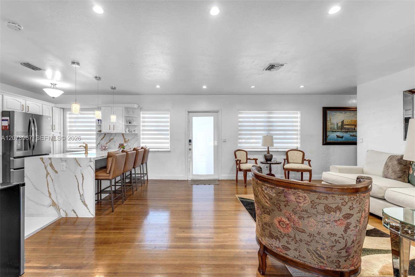 A12078967 Property Photo 4