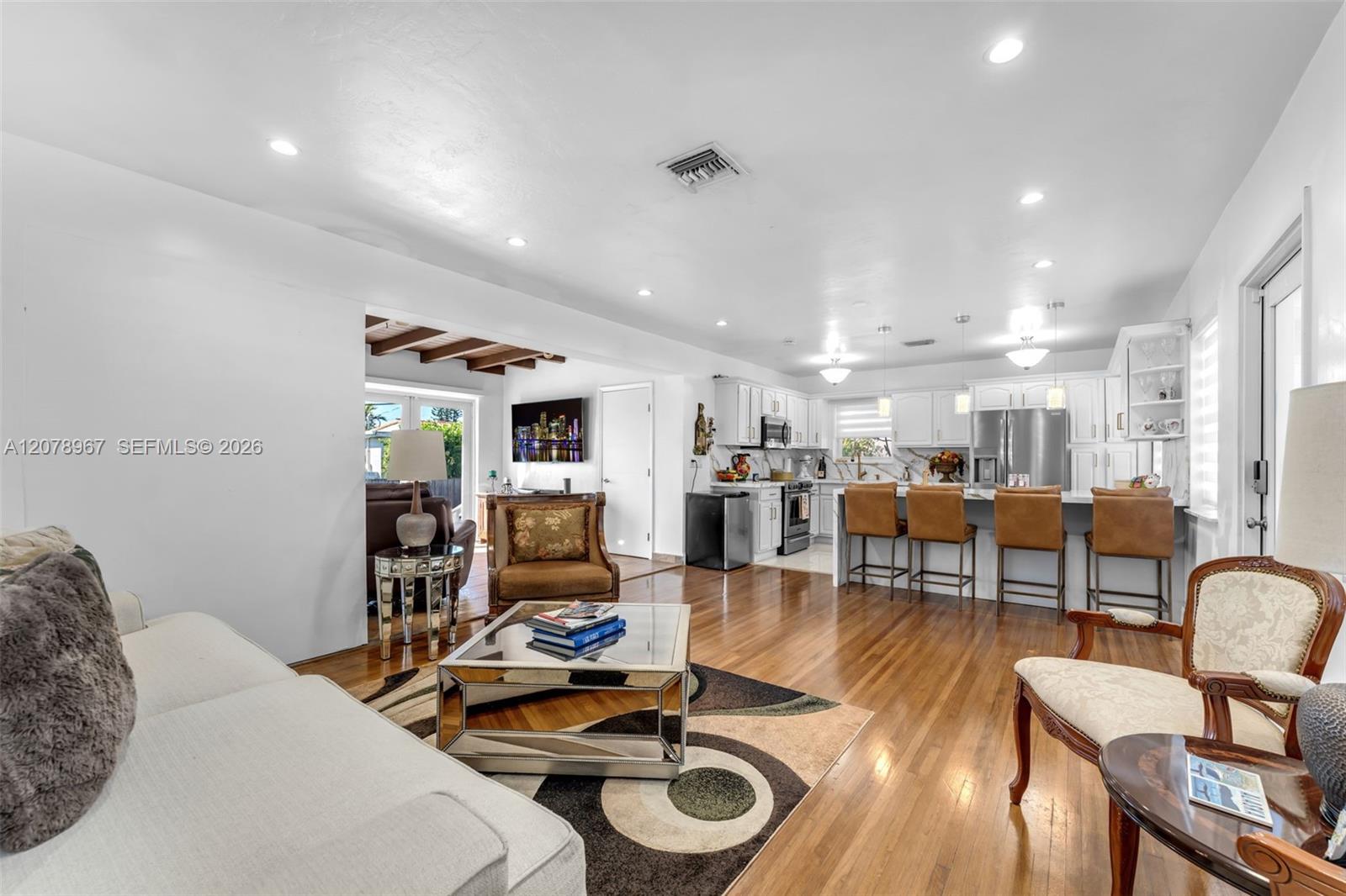 A12078967 Property Photo 6