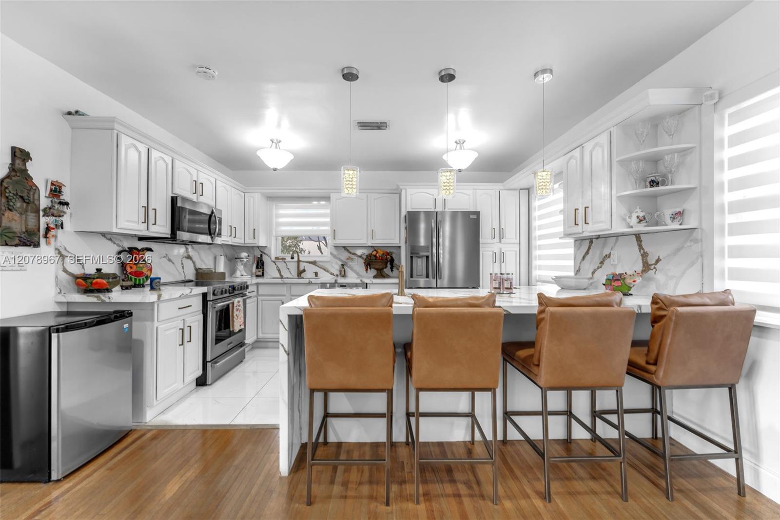 A12078967 Property Photo 8