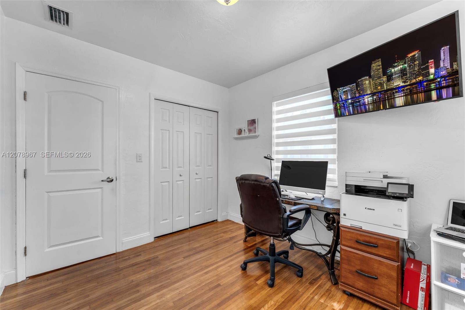 A12078967 Property Photo 17