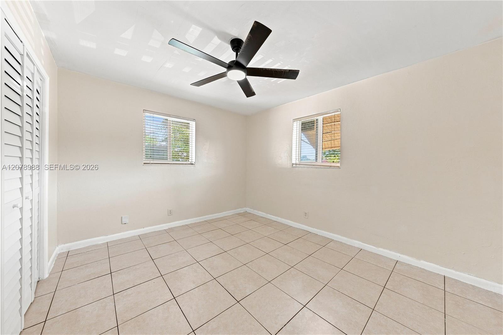 506 N 56th Avenue Property Photo 9