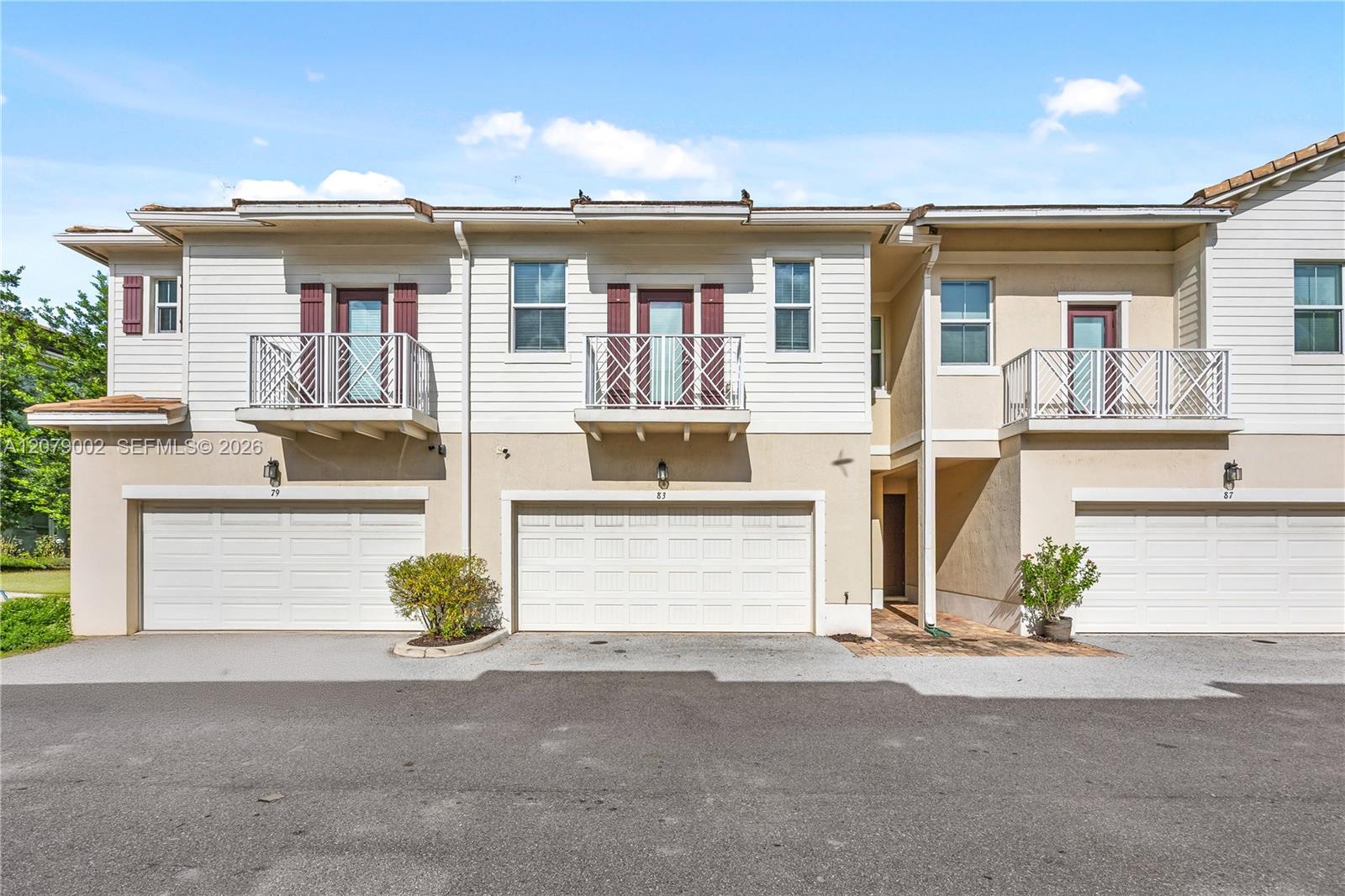 83 Palm Lane