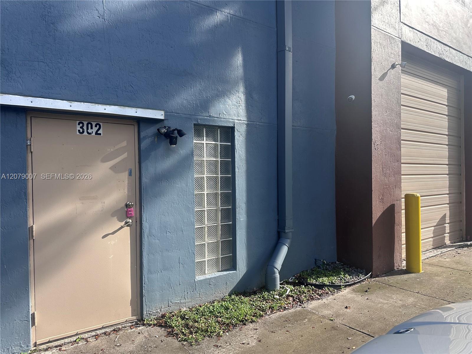 20200 Nw 2nd Avenue C2 Property Photo 1