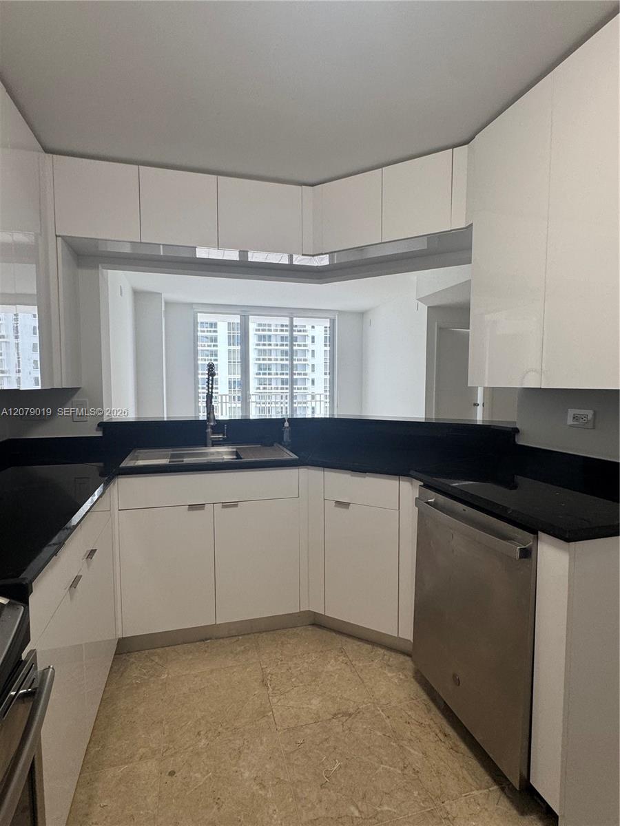 801 Brickell Key Boulevard 1204 Property Photo 28