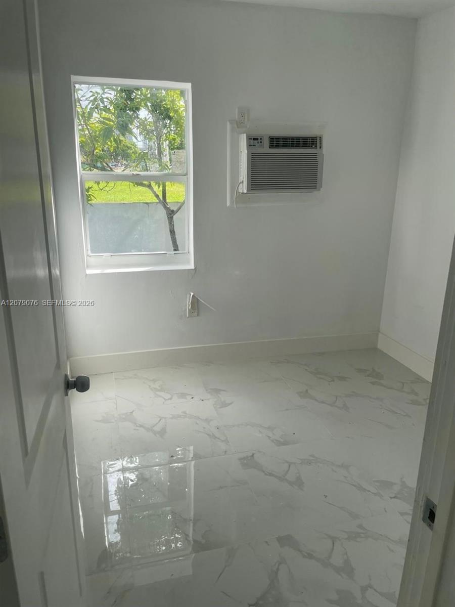 A12079076 Property Photo 3