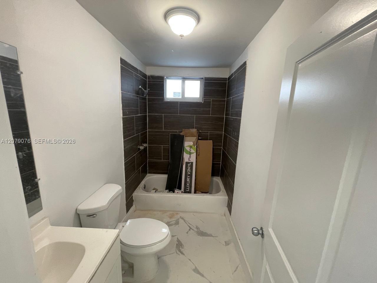 A12079076 Property Photo 4