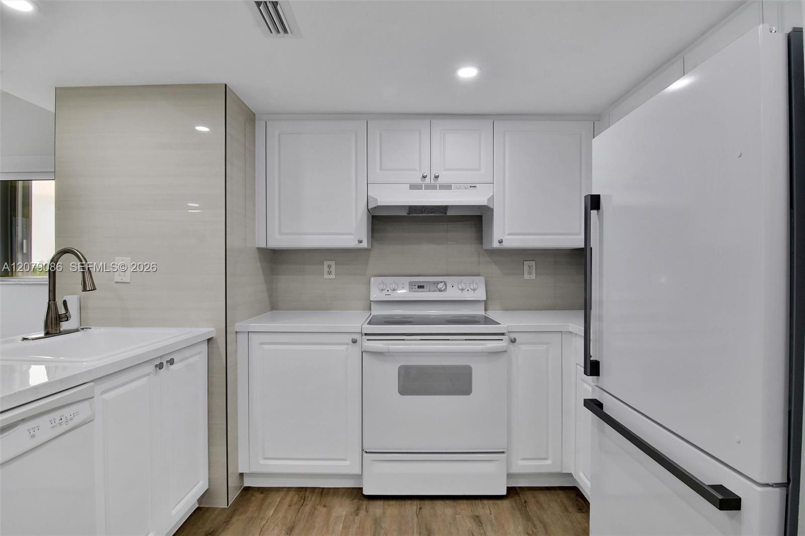 1918 Brickell Avenue 505 Property Photo 4
