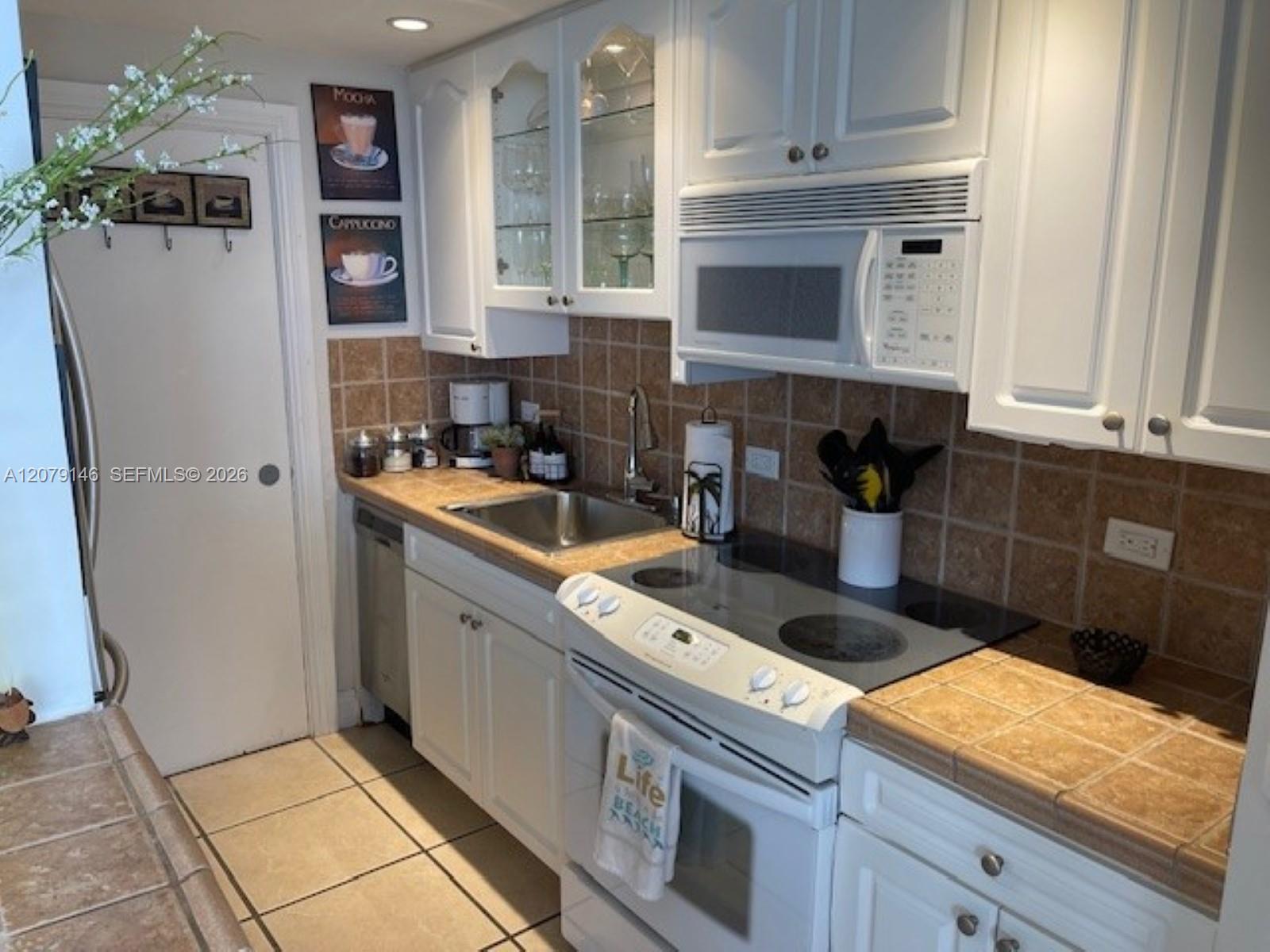5313 Collins Avenue 710 Property Photo 6
