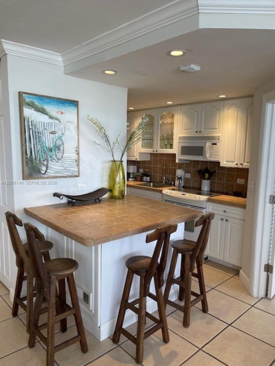 5313 Collins Avenue 710 Property Photo 10