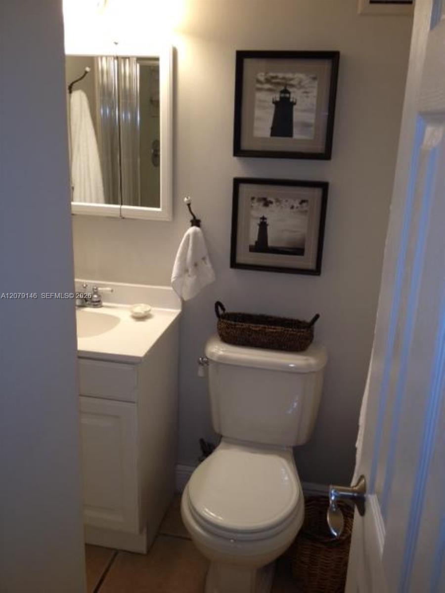 5313 Collins Avenue 710 Property Photo 21