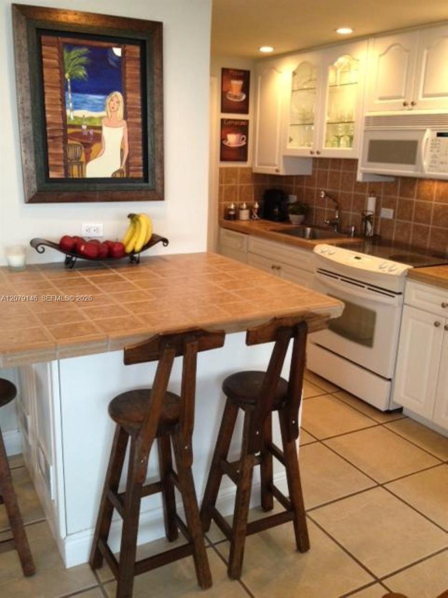 5313 Collins Avenue 710 Property Photo 26